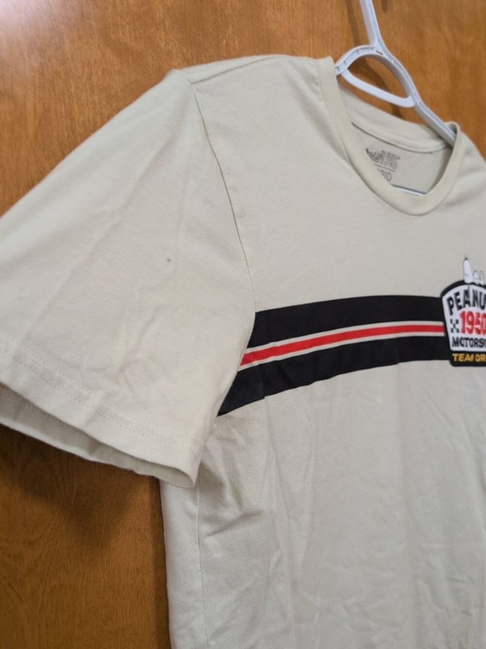 Peanuts Hybrid Shirt Mens S White Short Sleeve Tee Graphic Peanuts Snoopy Racing - Picture 4 of 7
